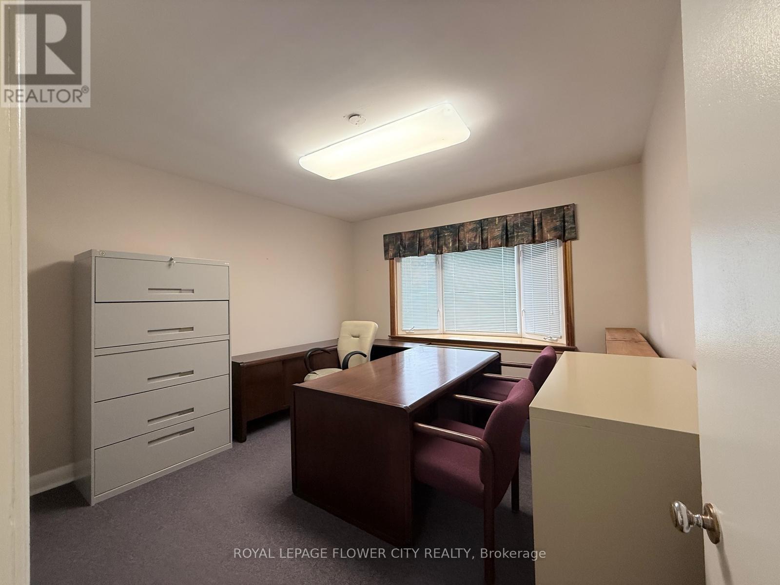 39 Parkside Drive Property Photo 14