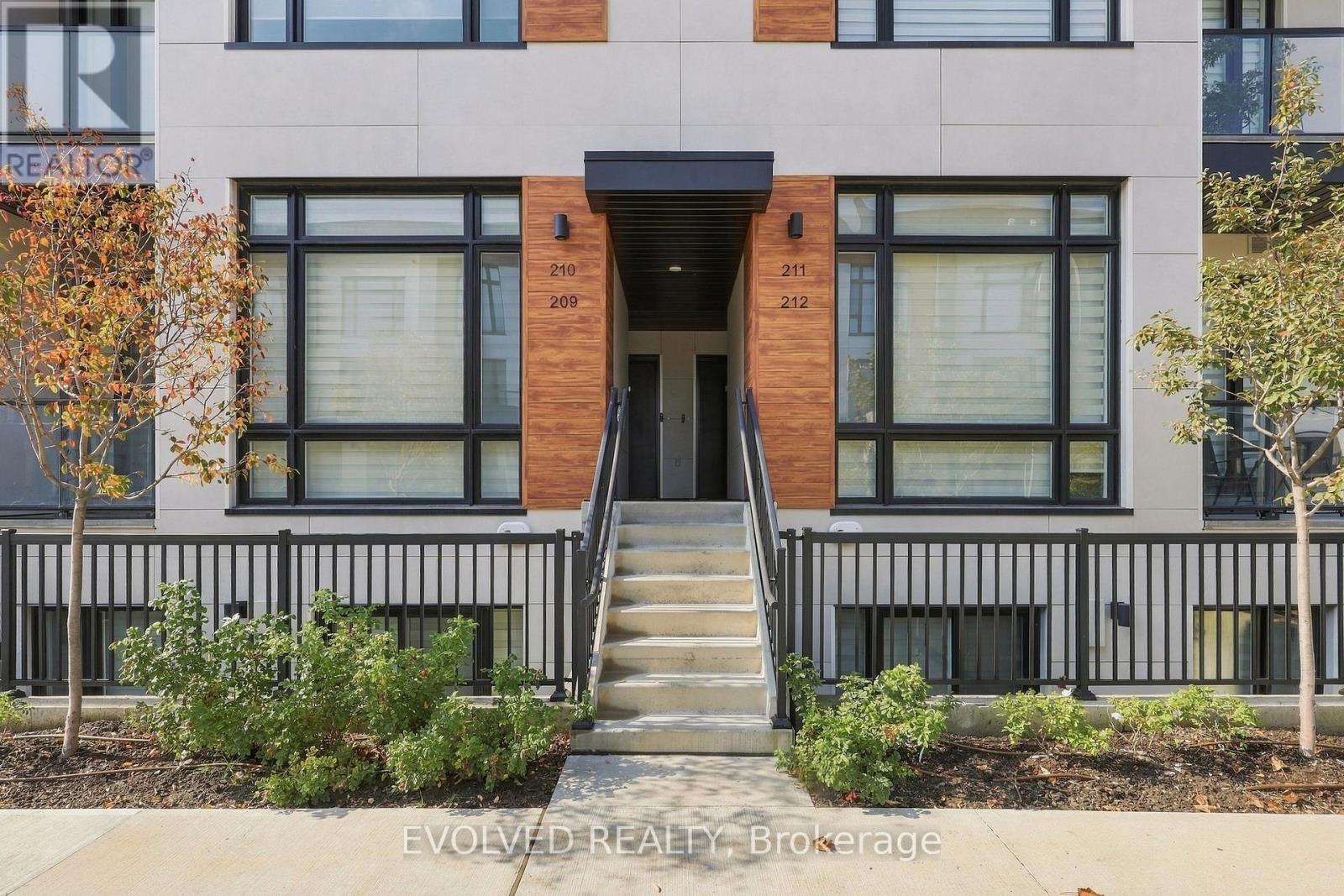209 - 8 Steckley House Lane Property Photo 2