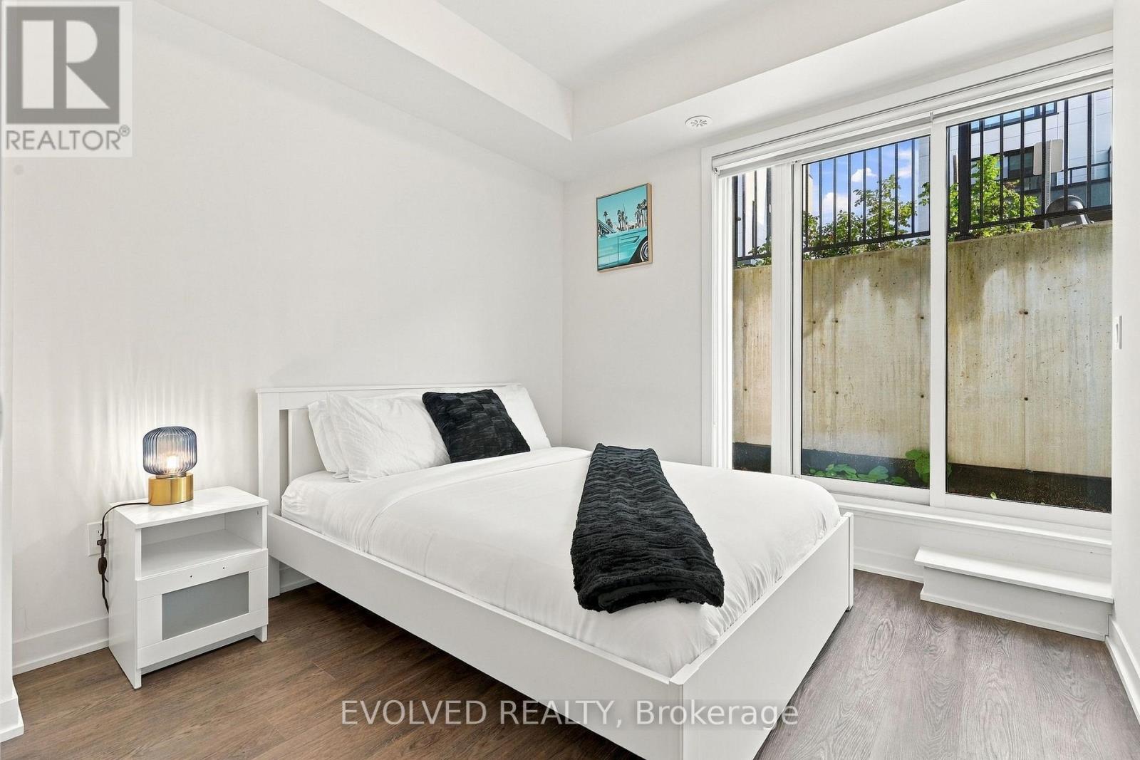 209 - 8 Steckley House Lane Property Photo 17