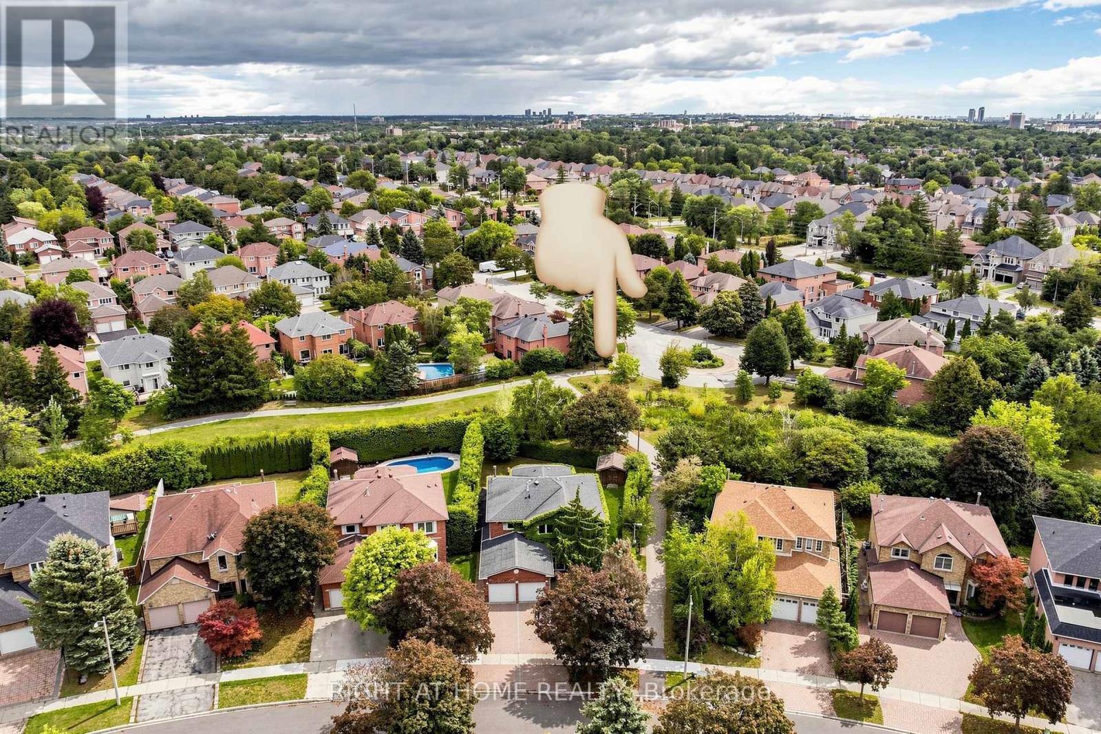 43 Topham Crescent Property Photo 4