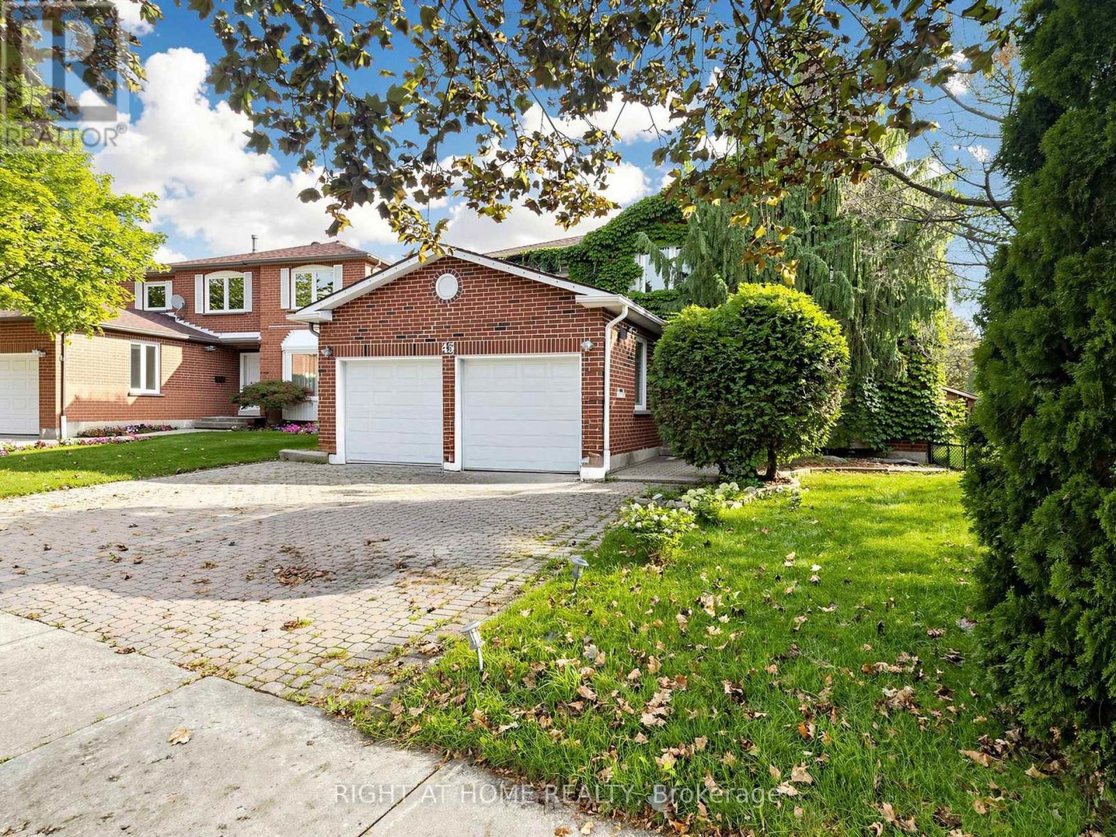 43 Topham Crescent Property Photo 9