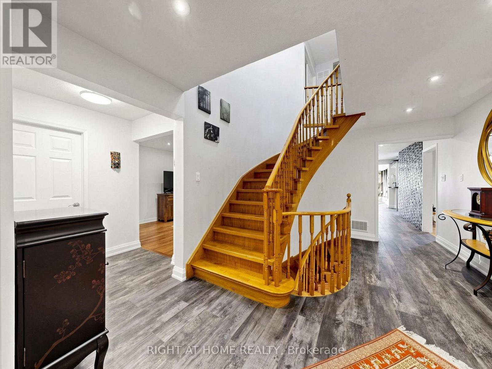 43 Topham Crescent Property Photo 11