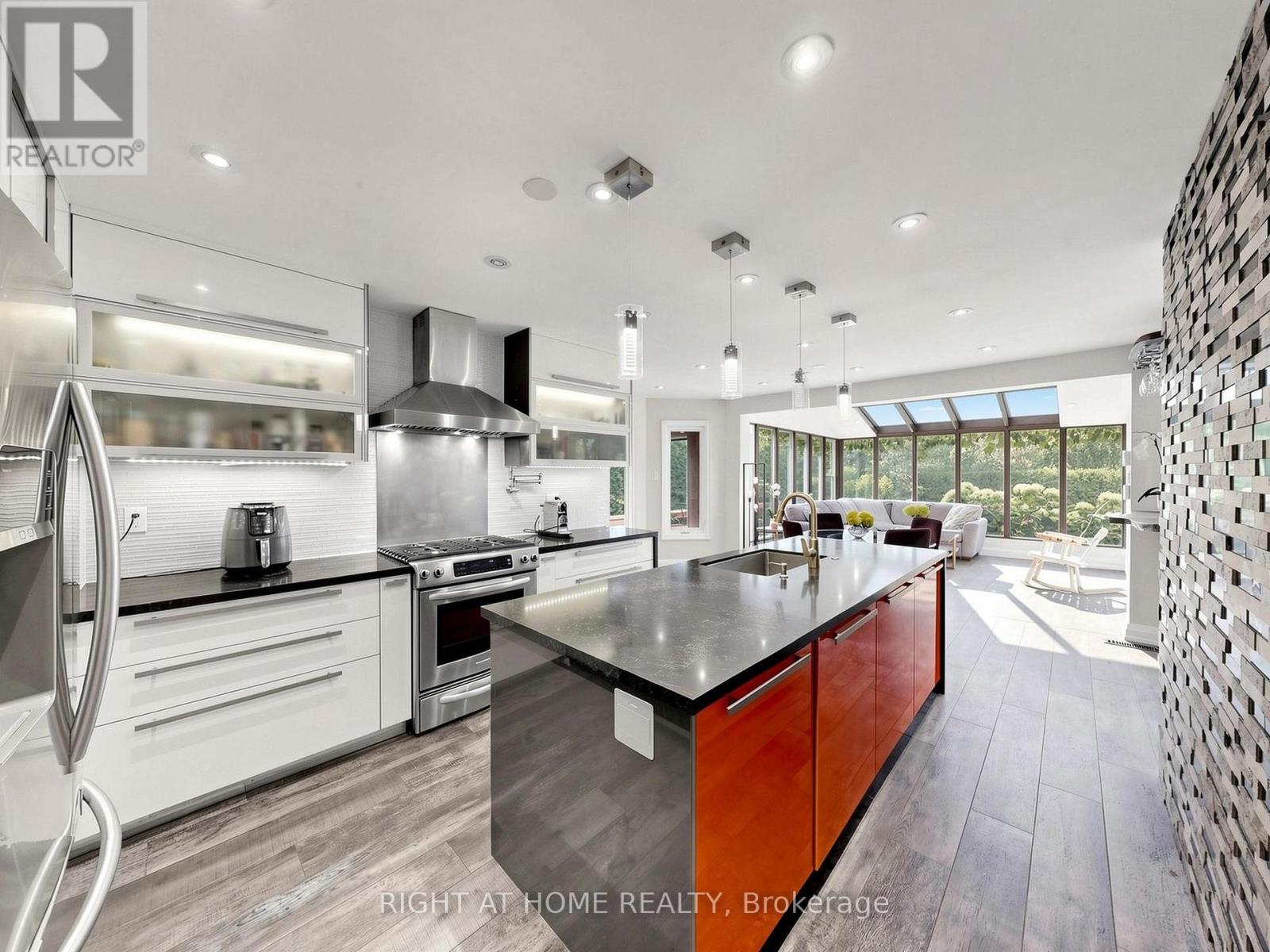 43 Topham Crescent Property Photo 13