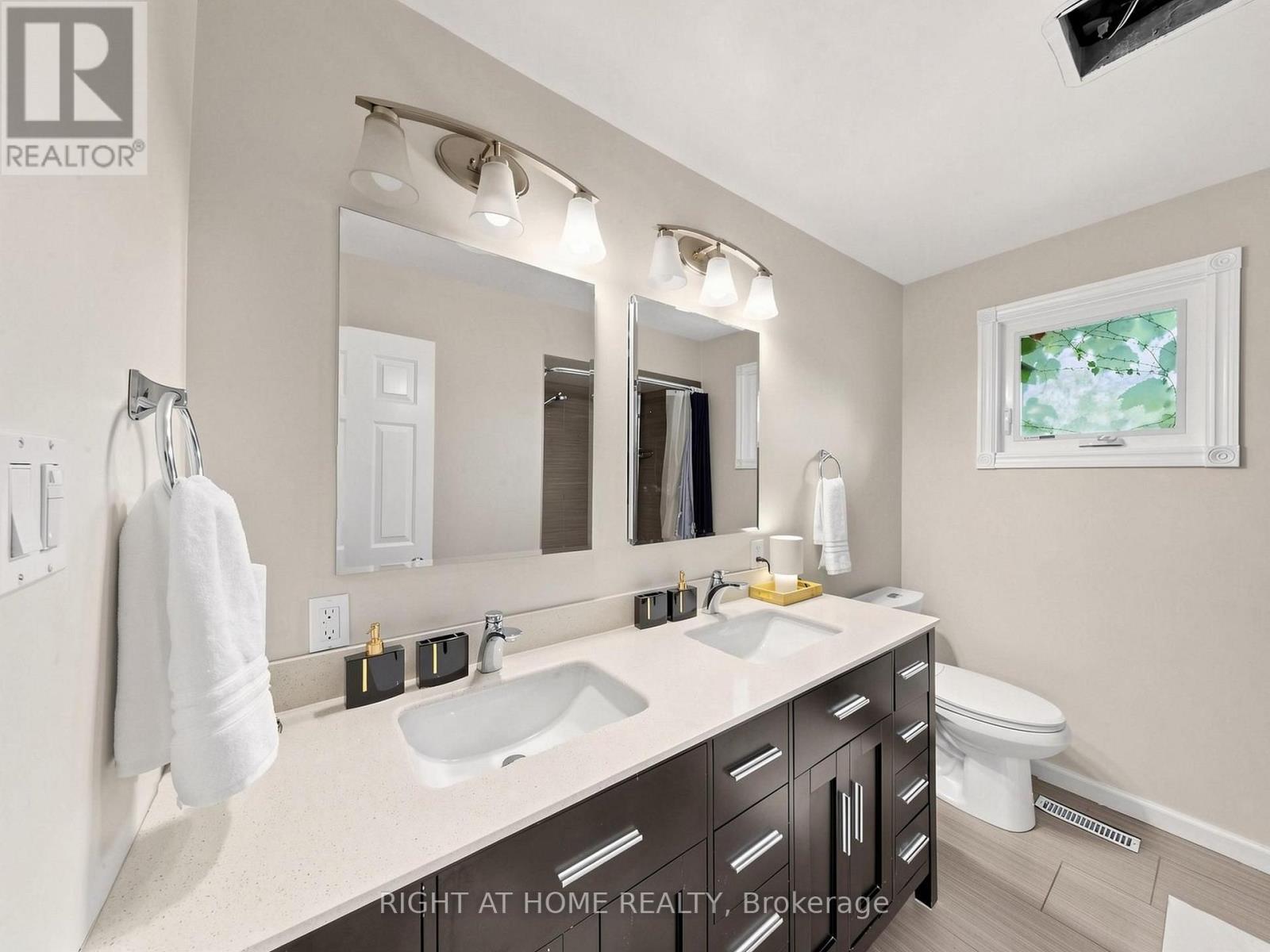 43 Topham Crescent Property Photo 34