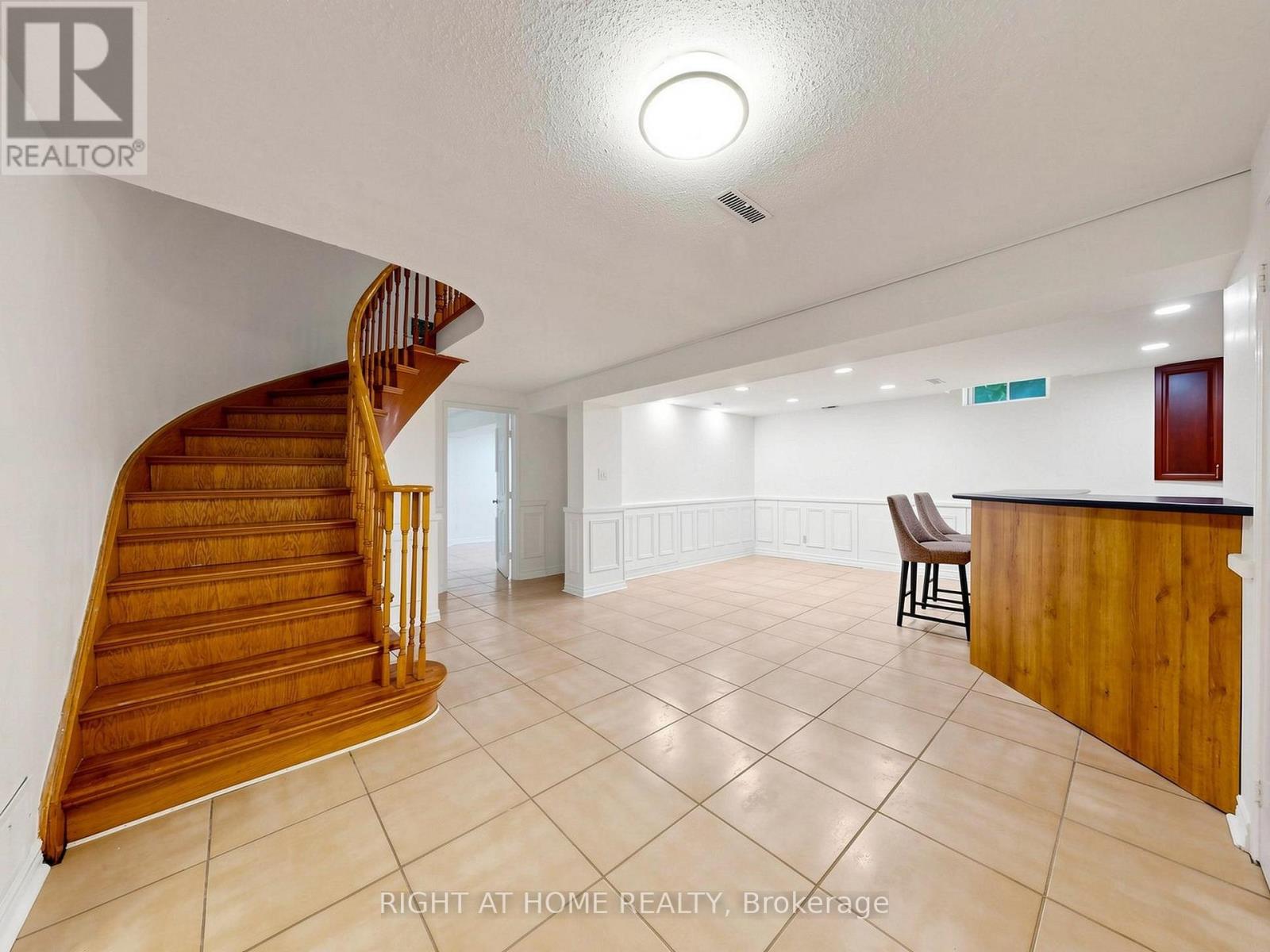 43 Topham Crescent Property Photo 35