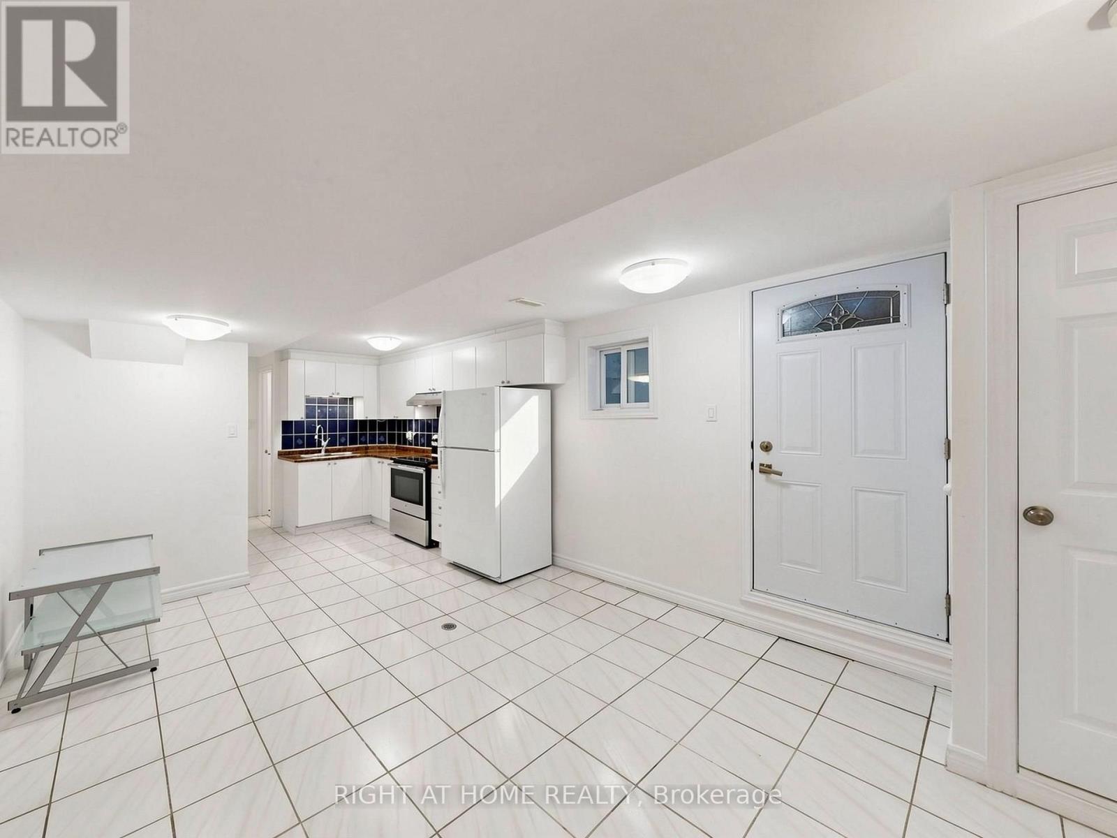 43 Topham Crescent Property Photo 37