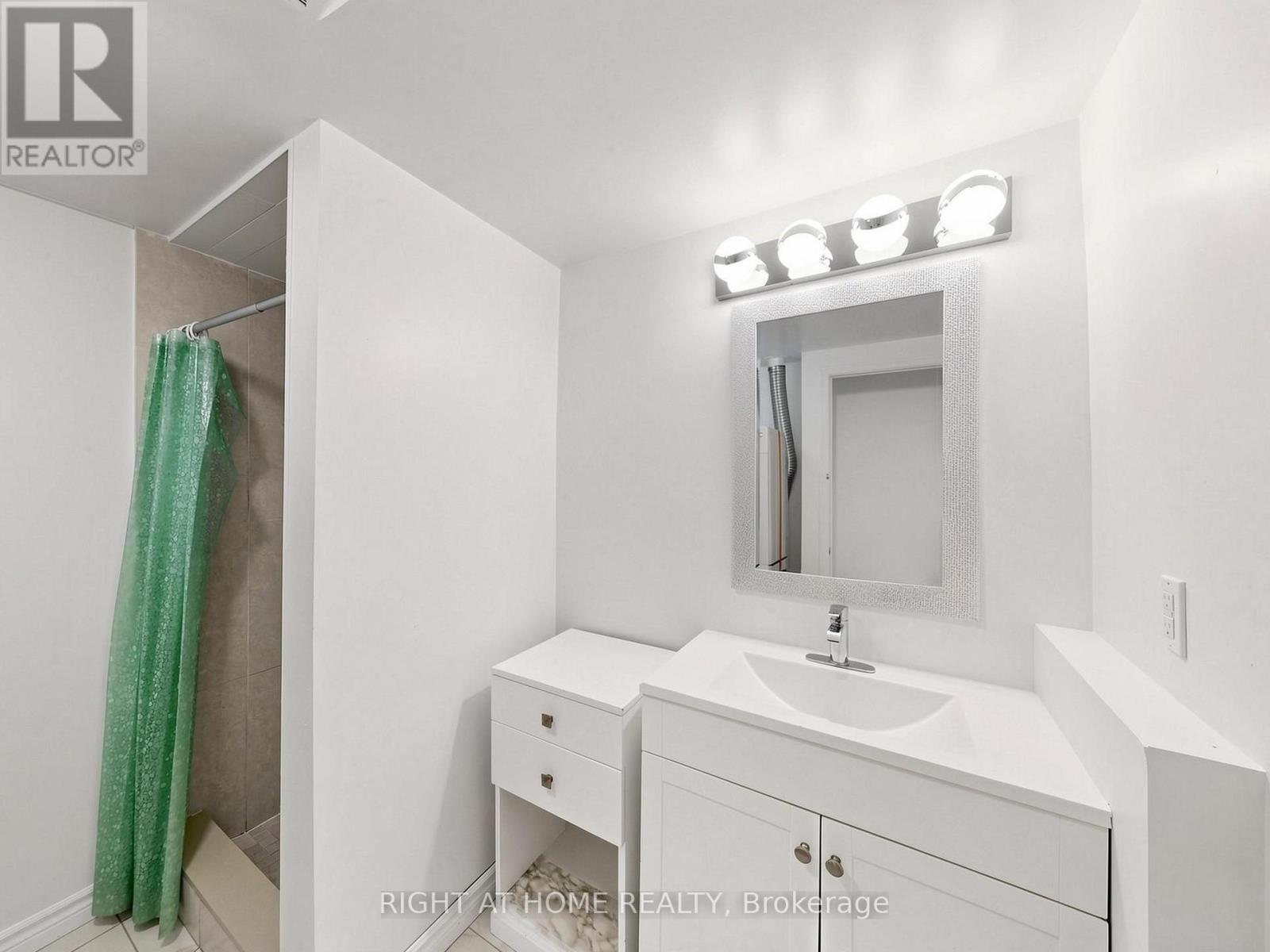 43 Topham Crescent Property Photo 41