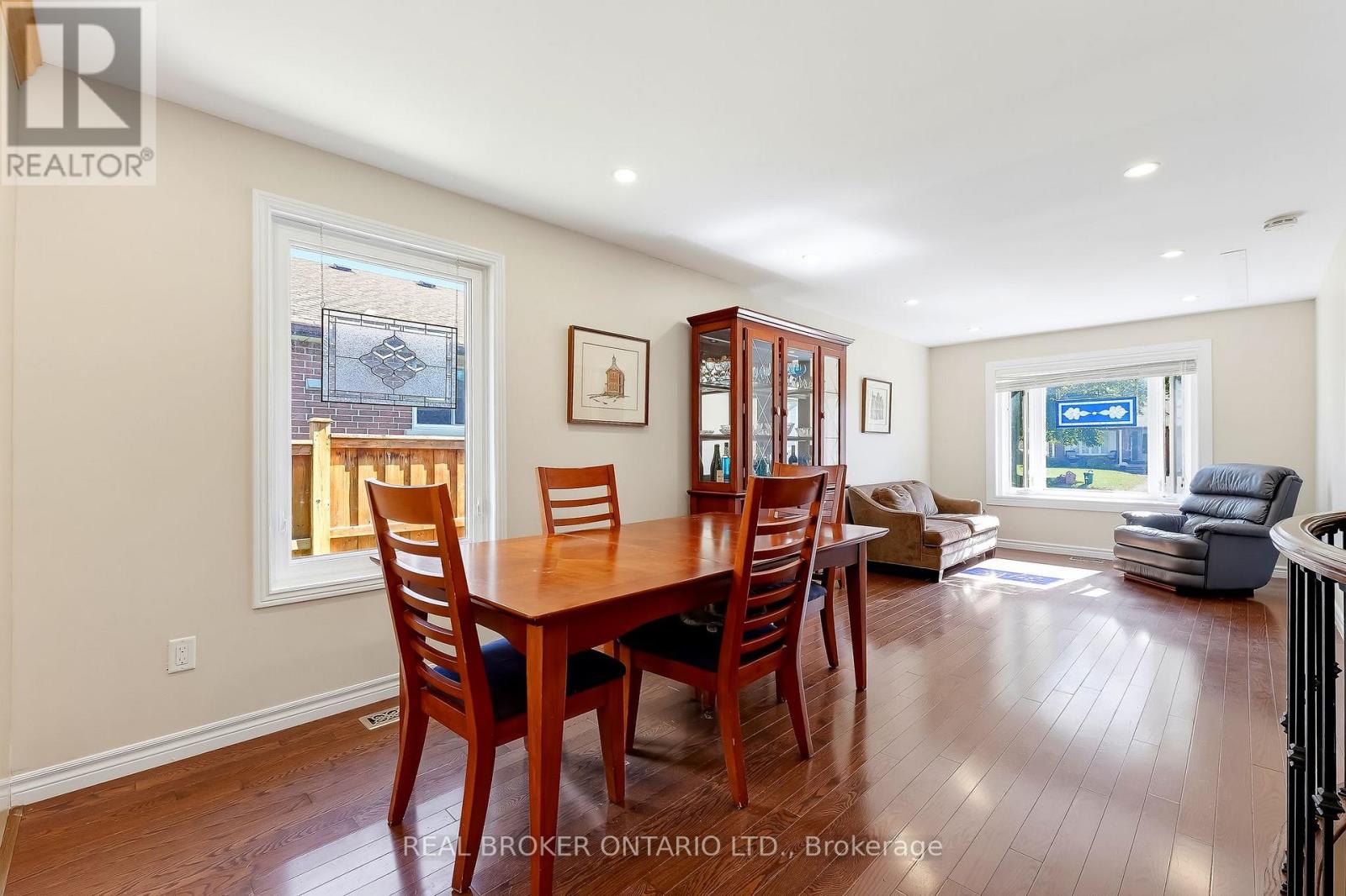 96 Munro Crescent Property Photo 14