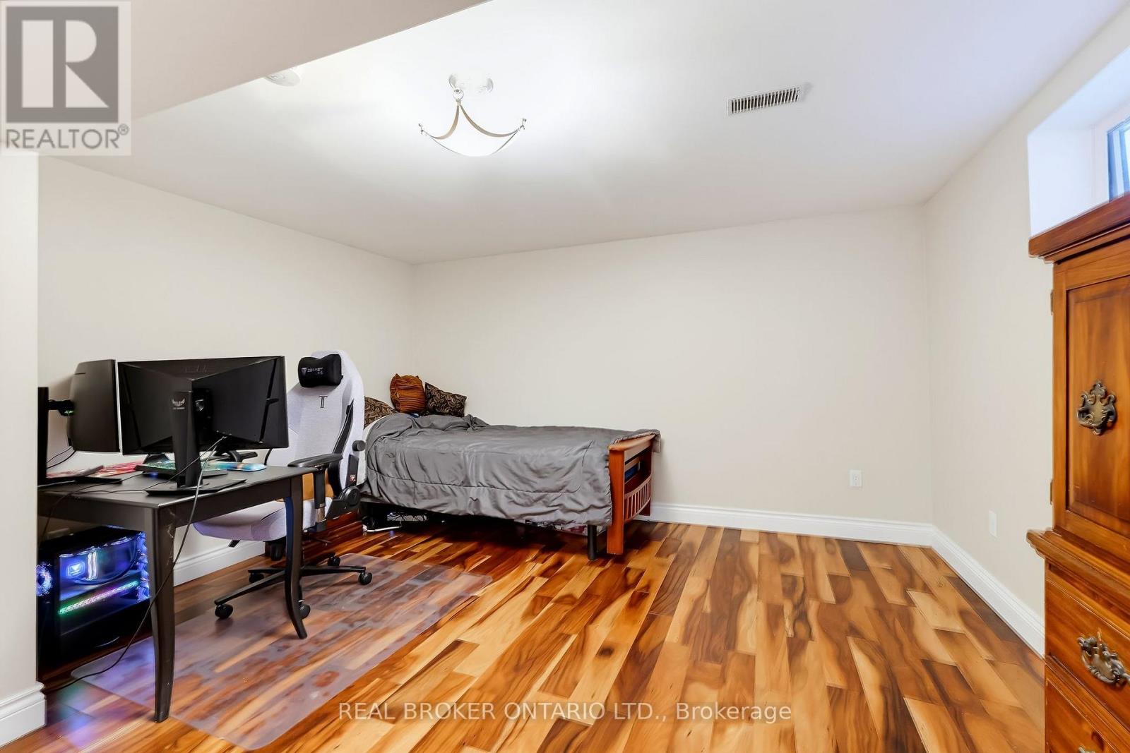 96 Munro Crescent Property Photo 28
