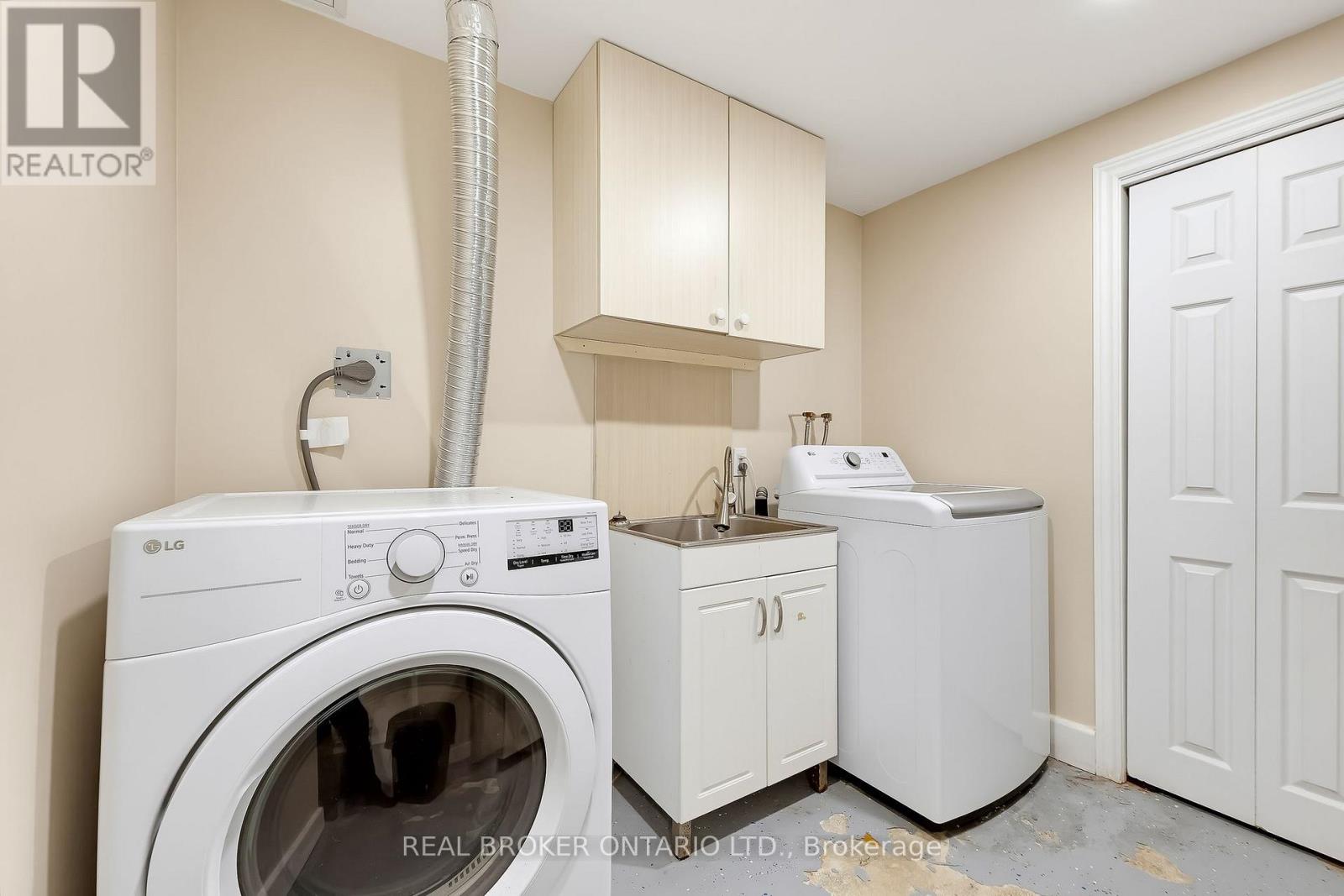 96 Munro Crescent Property Photo 31