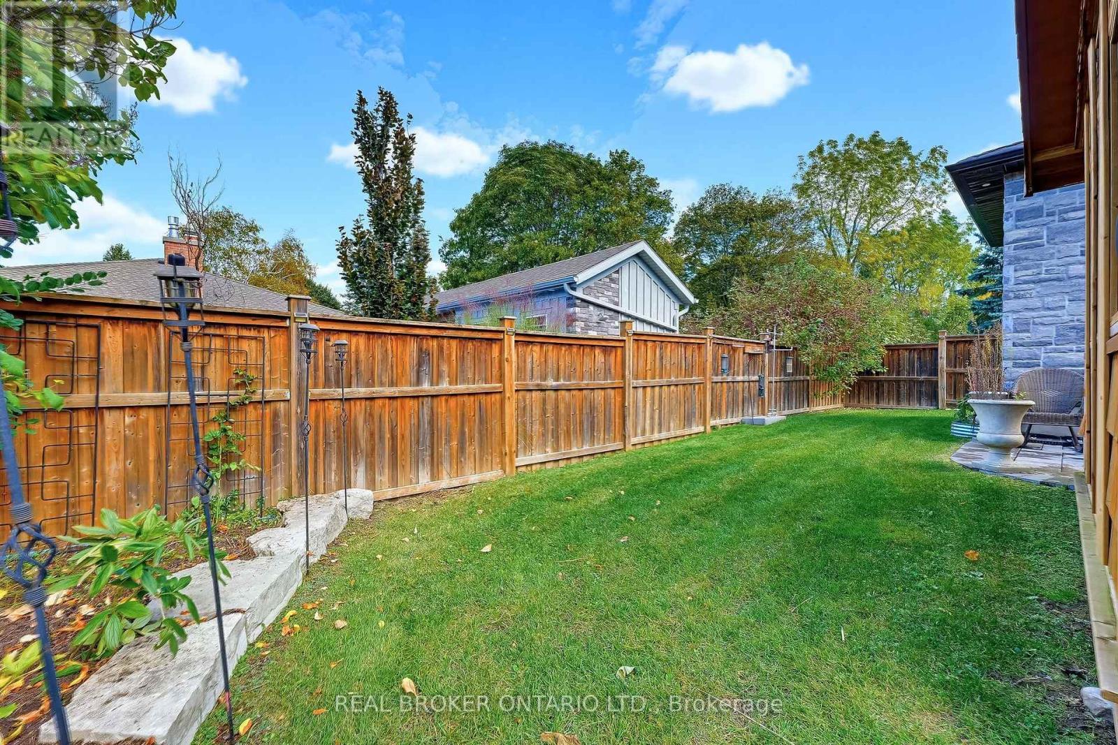 96 Munro Crescent Property Photo 37