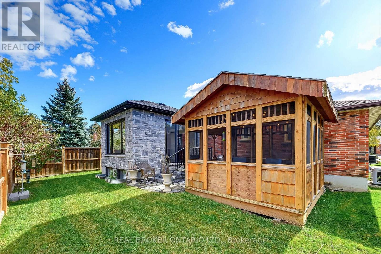 96 Munro Crescent Property Photo 39