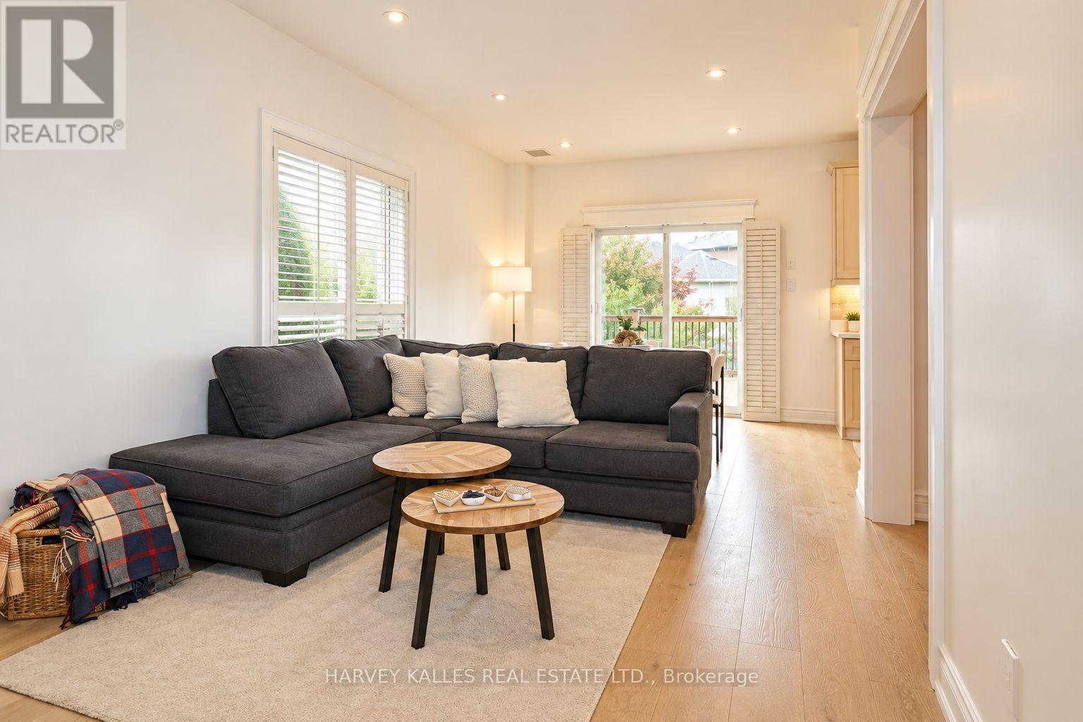 35 Water Garden Lane Property Photo 16