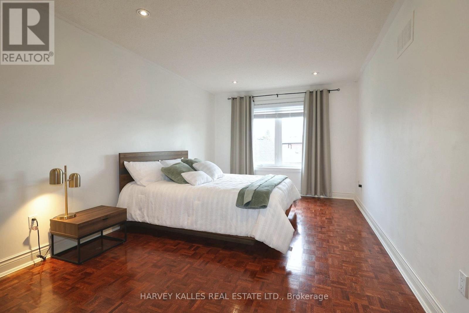 35 Water Garden Lane Property Photo 27