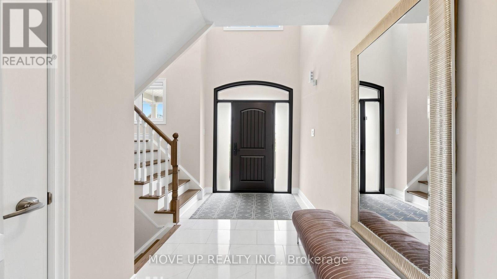 35 Lauderdale Drive Property Photo 17