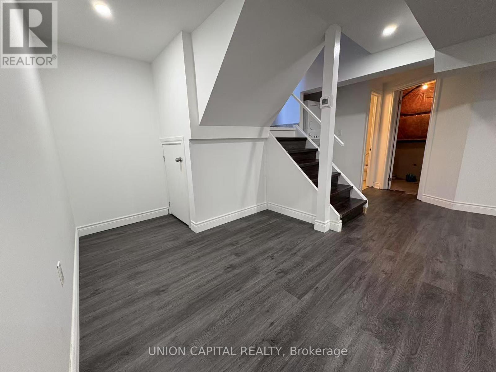 Lower - 21 Natanya Boulevard Property Photo 6