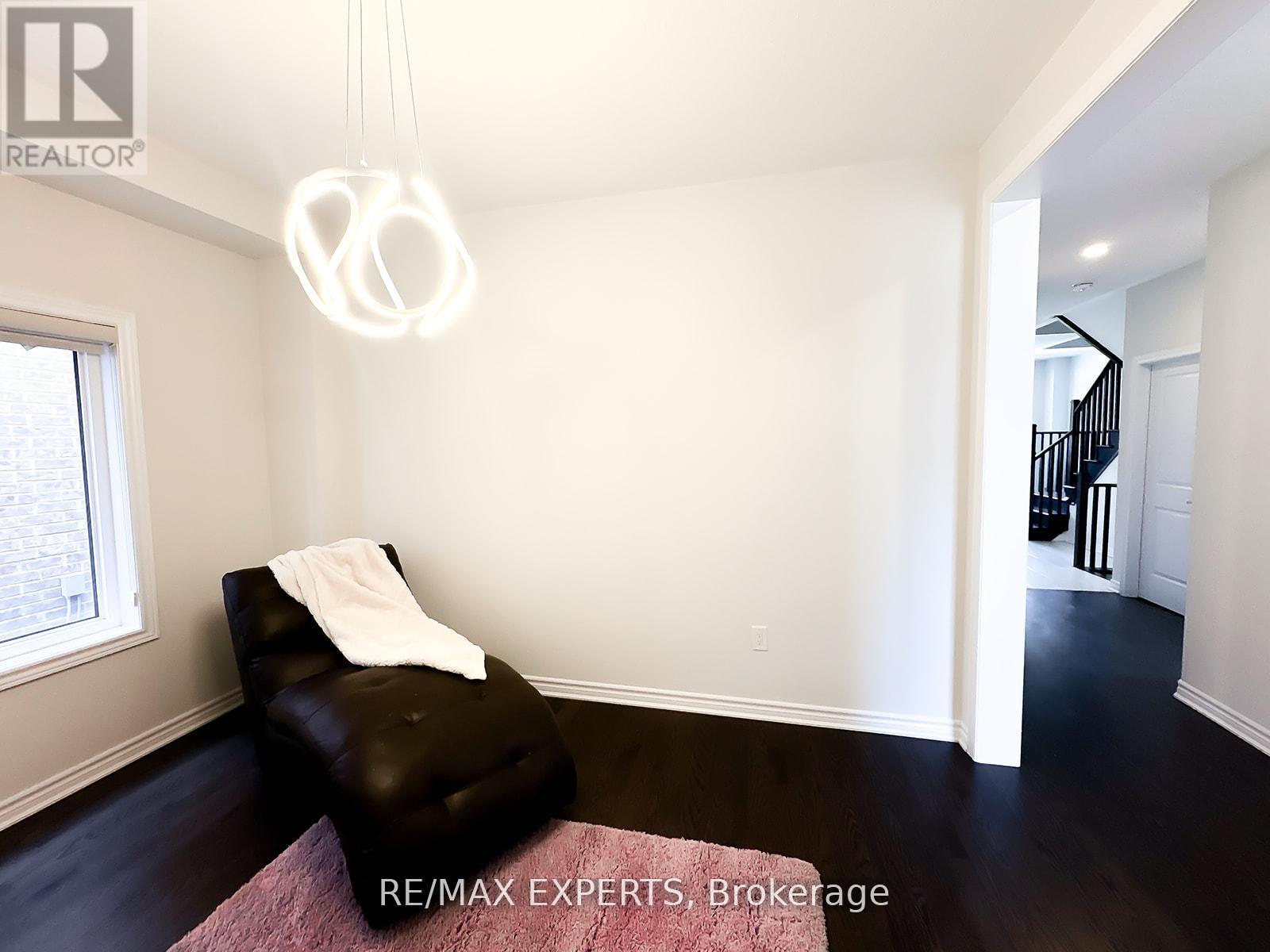 1426 Farrow Crescent Property Photo 17