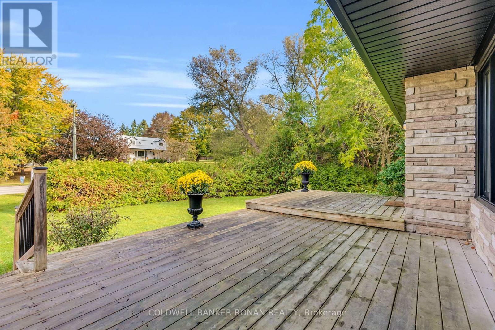 4411 7th Line Property Photo 3