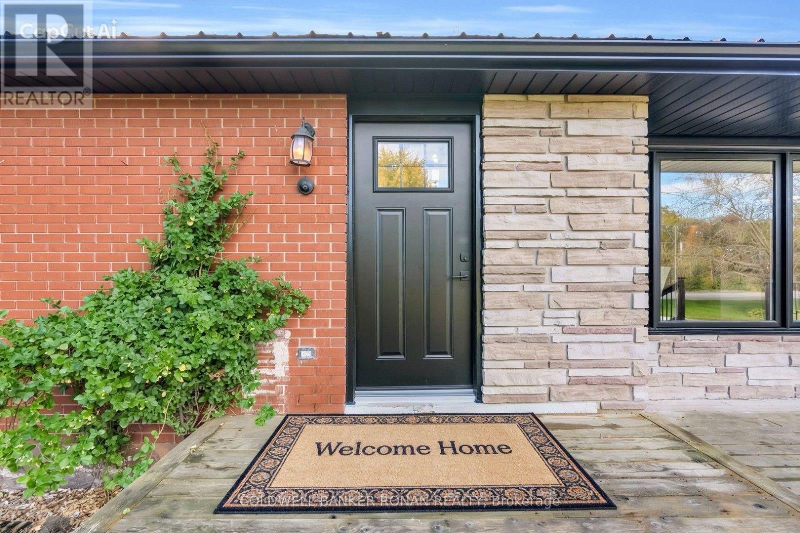4411 7th Line Property Photo 4