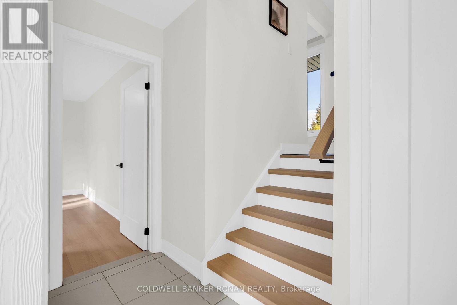4411 7th Line Property Photo 31
