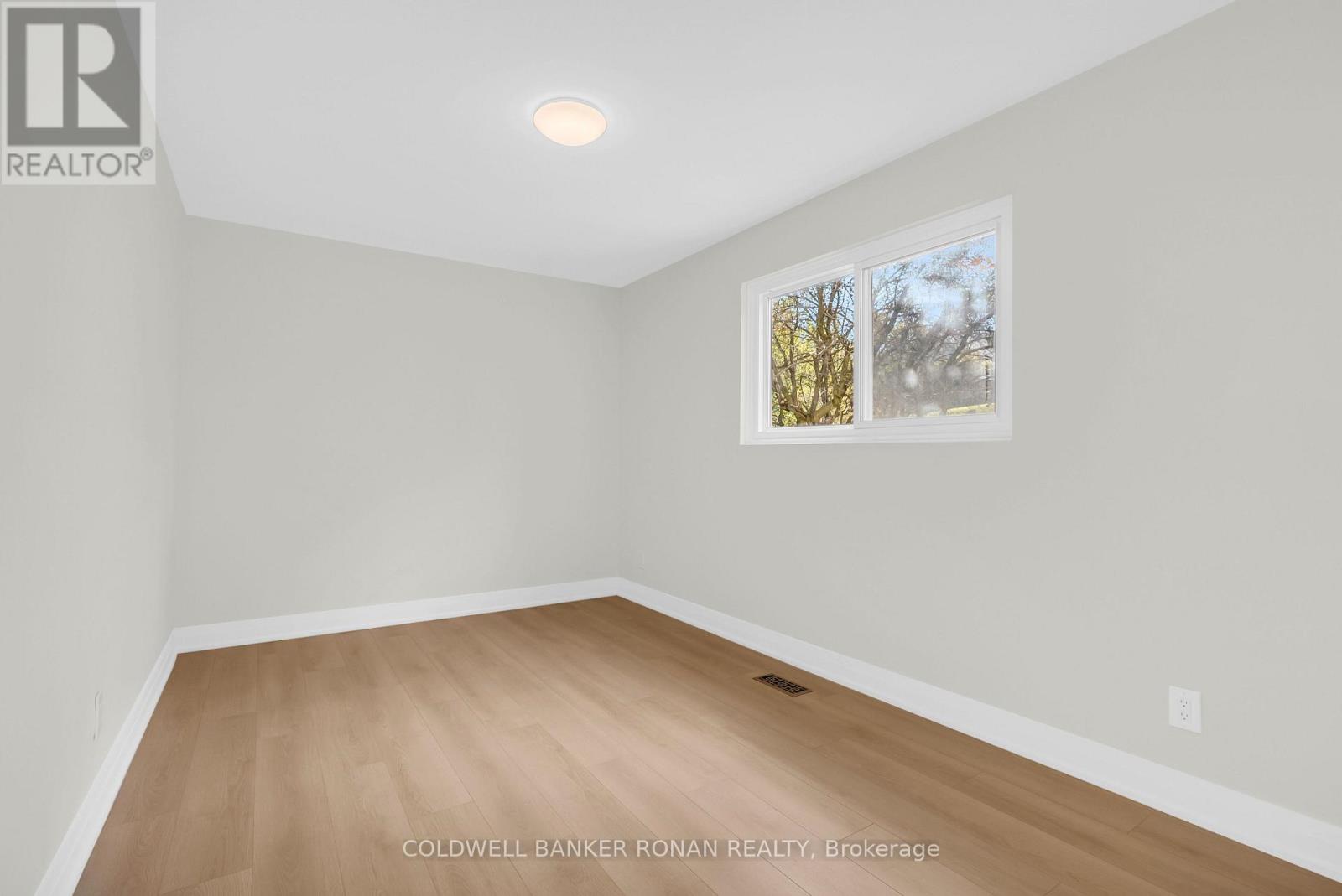 4411 7th Line Property Photo 33