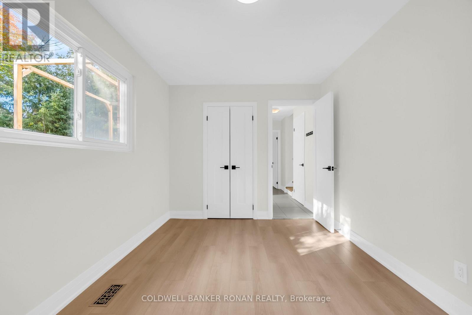 4411 7th Line Property Photo 34