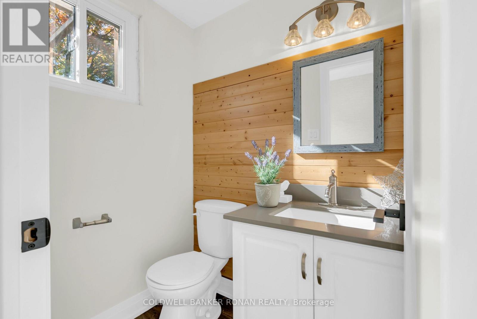 4411 7th Line Property Photo 36