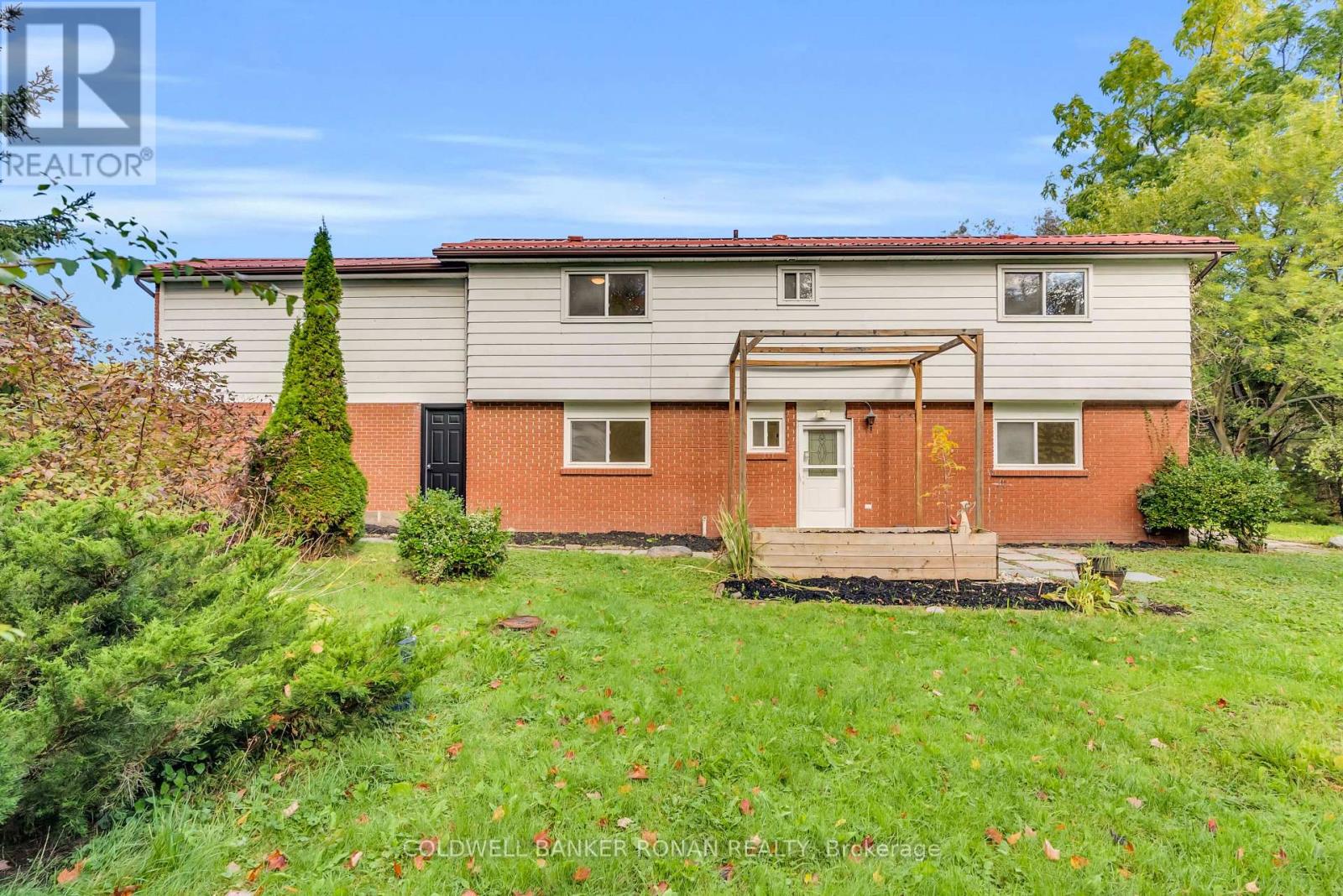 4411 7th Line Property Photo 43