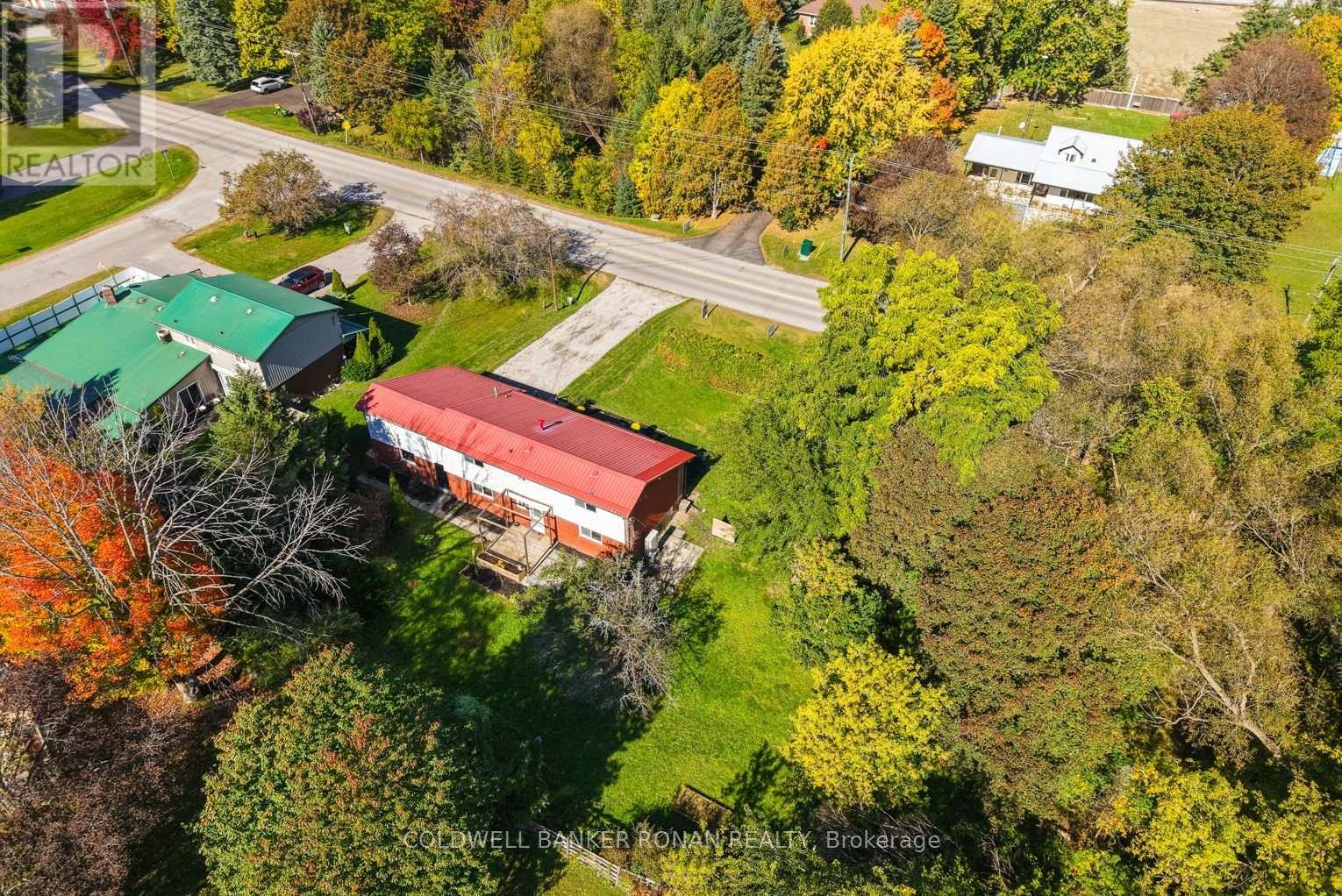 4411 7th Line Property Photo 44