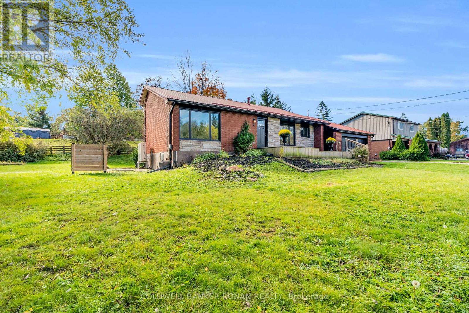 4411 7th Line Property Photo 45