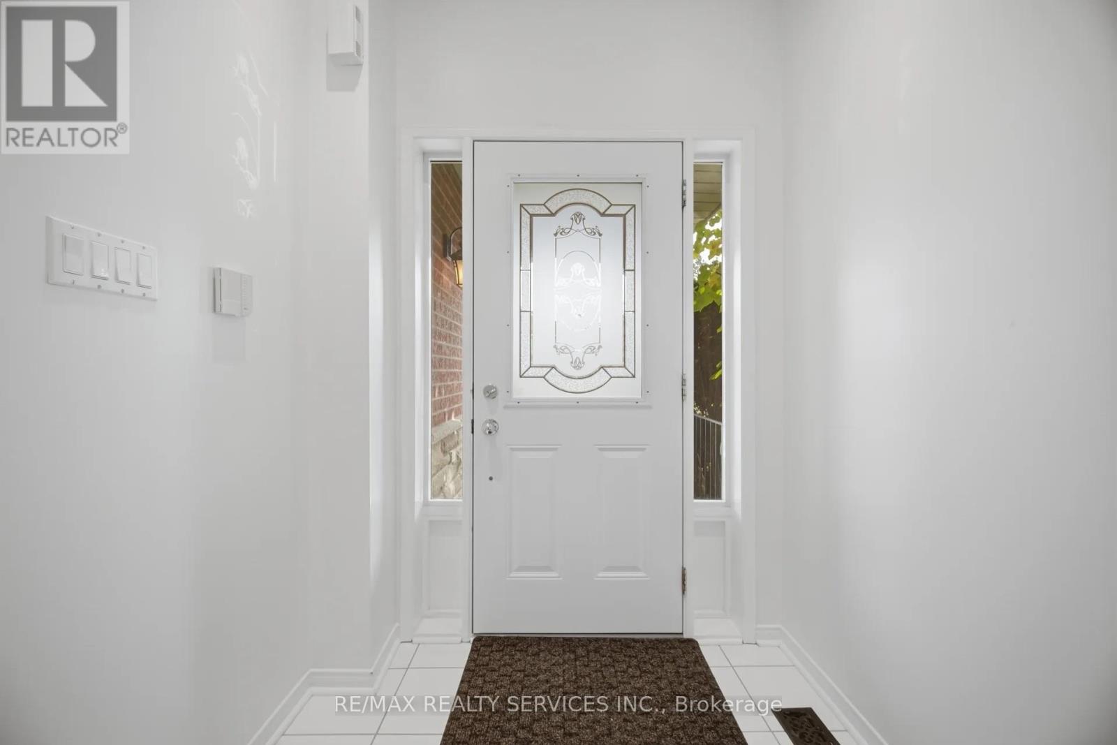 582 Plantation Gate Property Photo 5