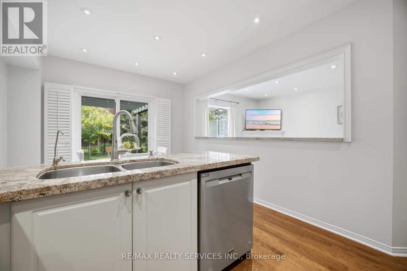 582 Plantation Gate Property Photo 10