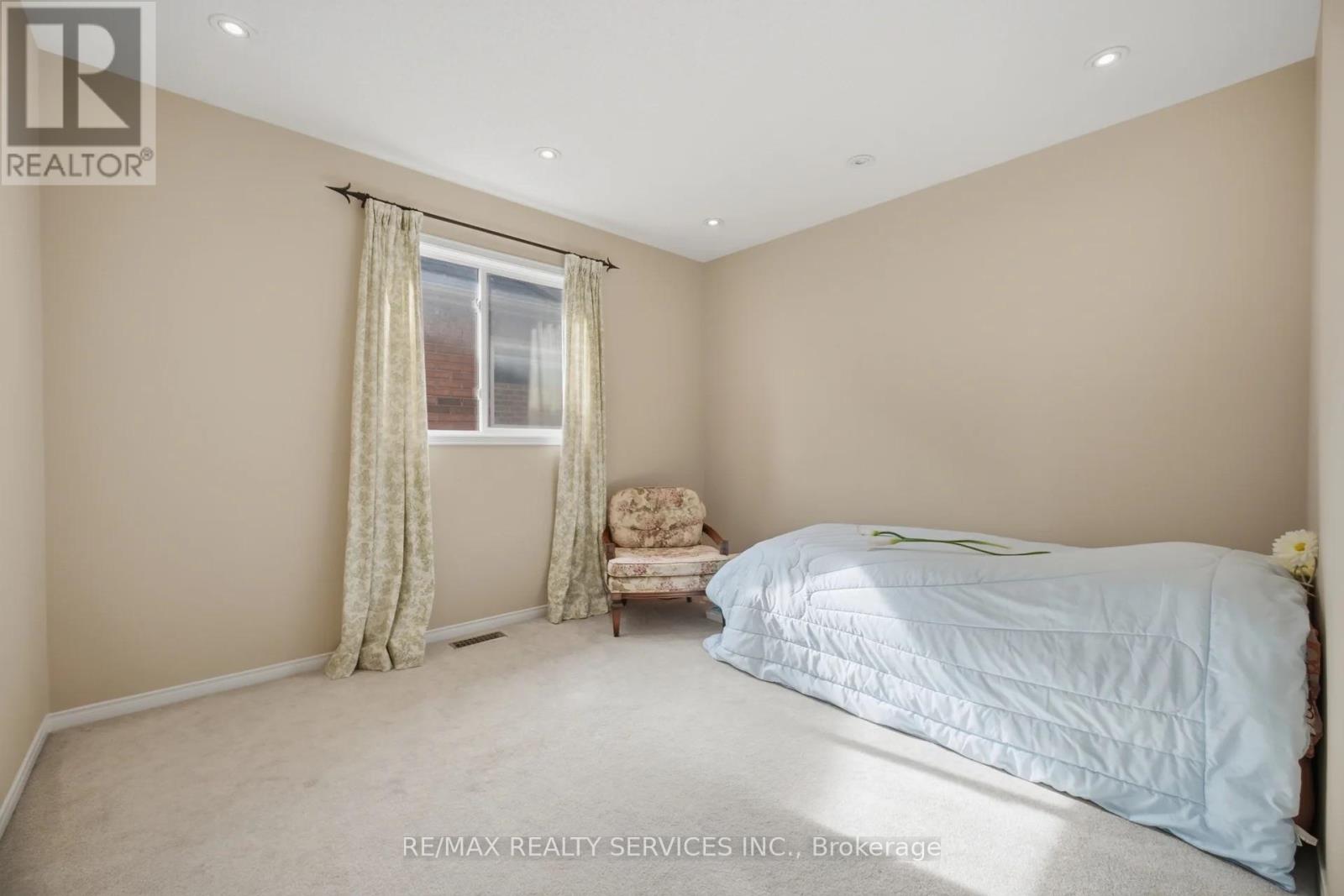 582 Plantation Gate Property Photo 29