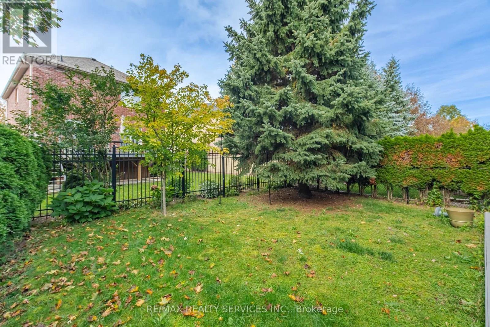 582 Plantation Gate Property Photo 33