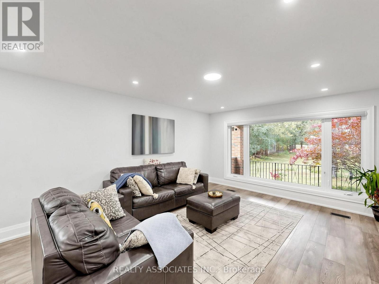 16671 48 Highway Property Photo 8