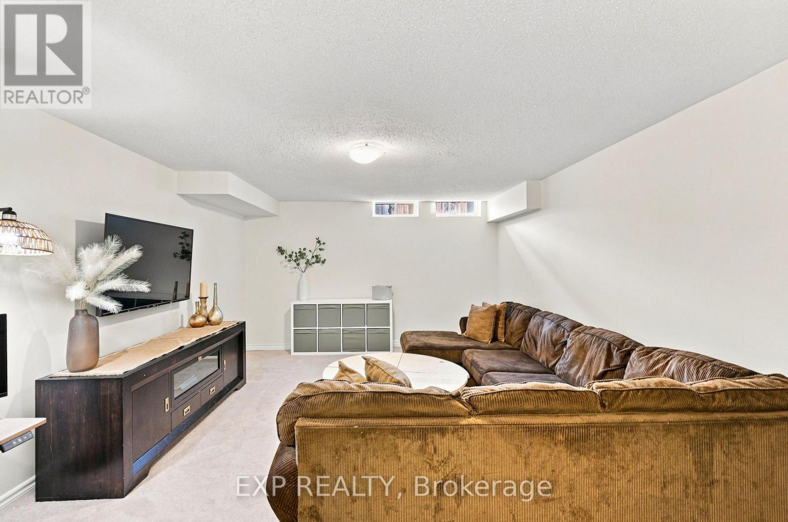 128 Chessington Avenue Property Photo 38