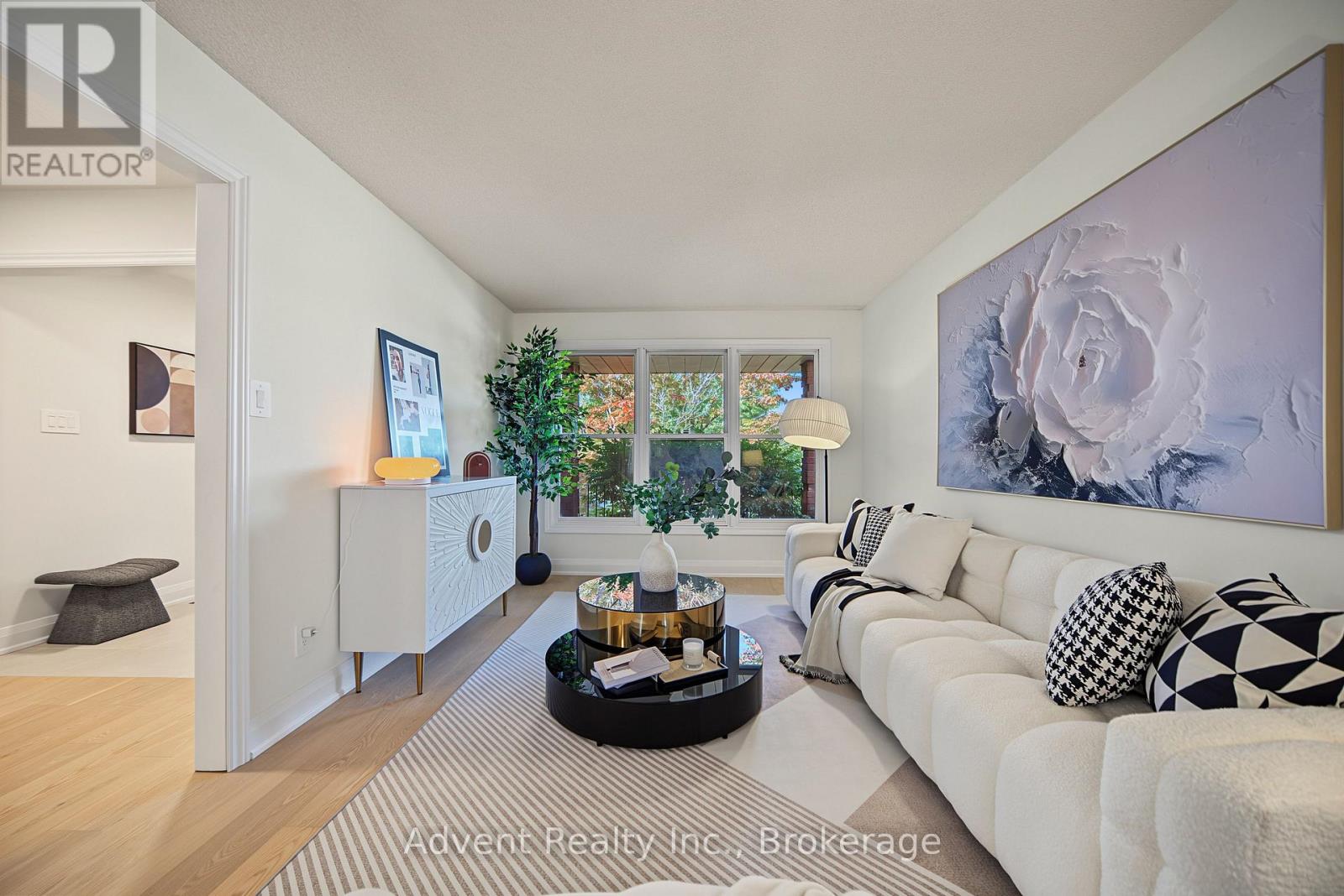 108 Valleyway Crescent Property Photo 6