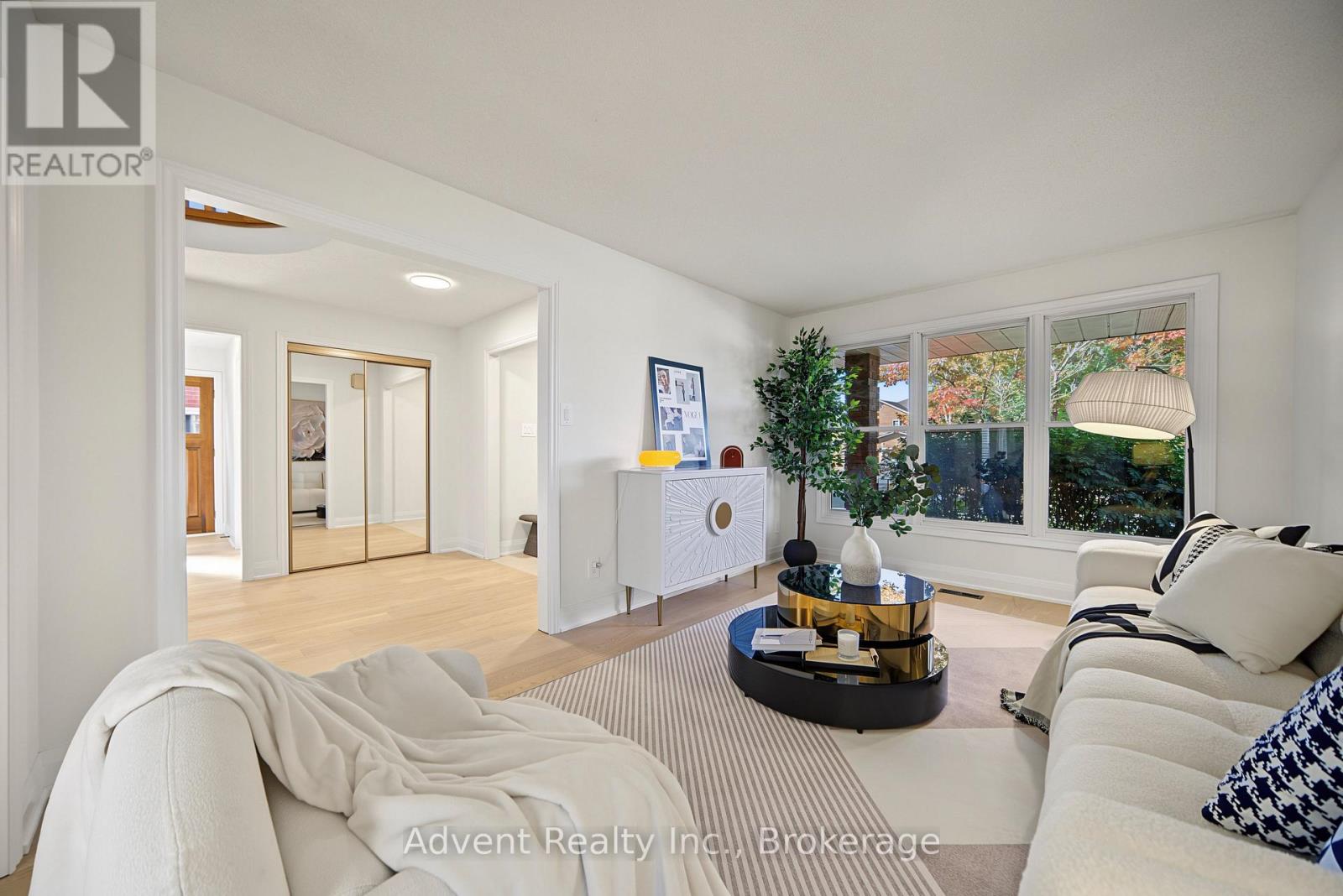 108 Valleyway Crescent Property Photo 7
