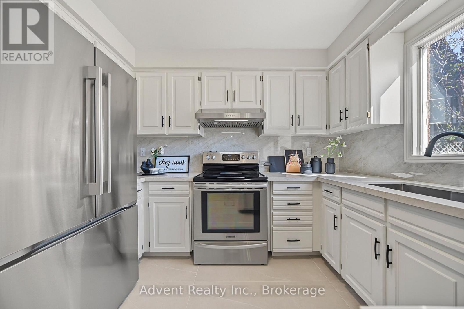 108 Valleyway Crescent Property Photo 14