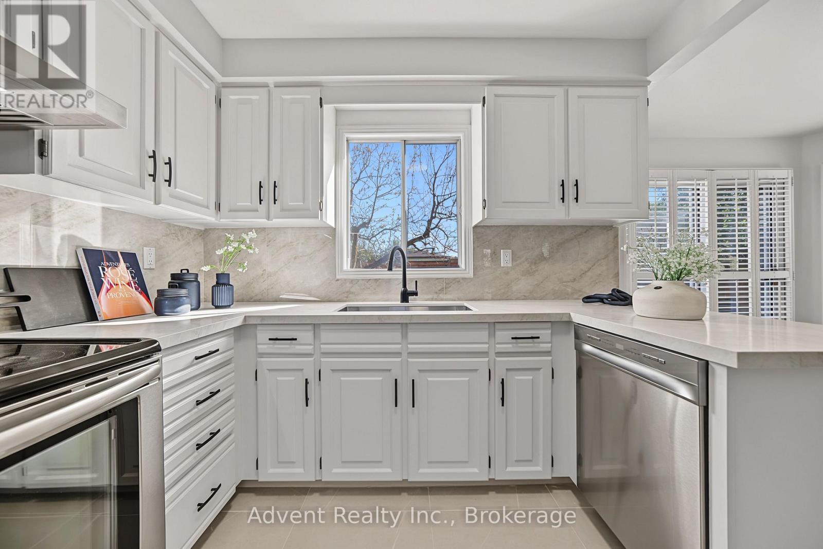 108 Valleyway Crescent Property Photo 15