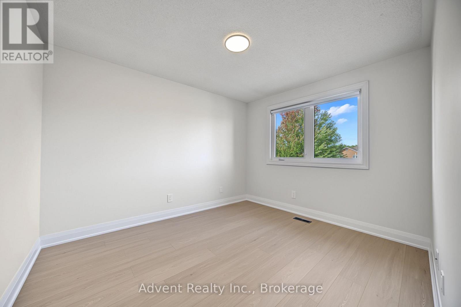 108 Valleyway Crescent Property Photo 32