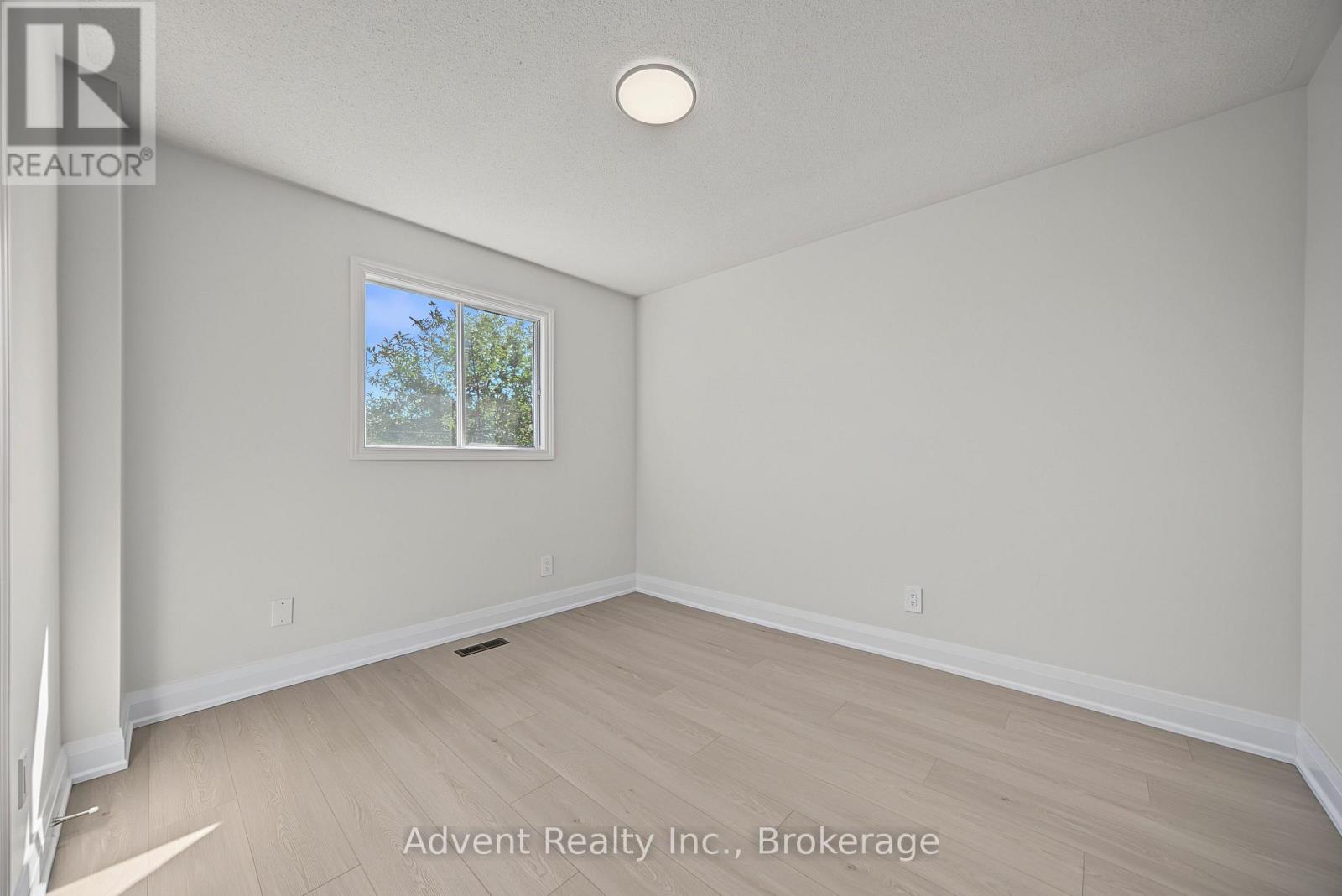 108 Valleyway Crescent Property Photo 34