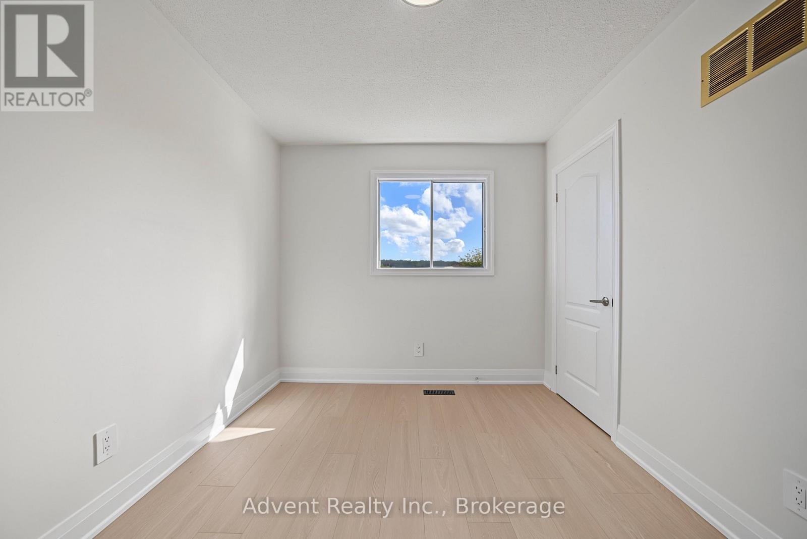 108 Valleyway Crescent Property Photo 38