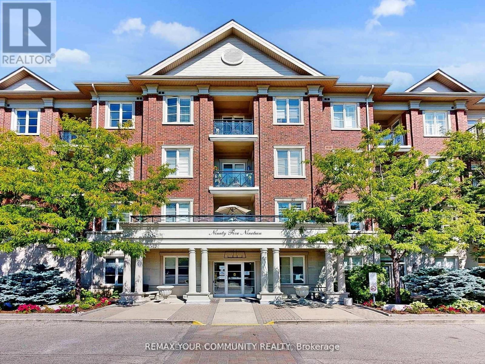 220 - 9519 Keele Street Property Photo 1