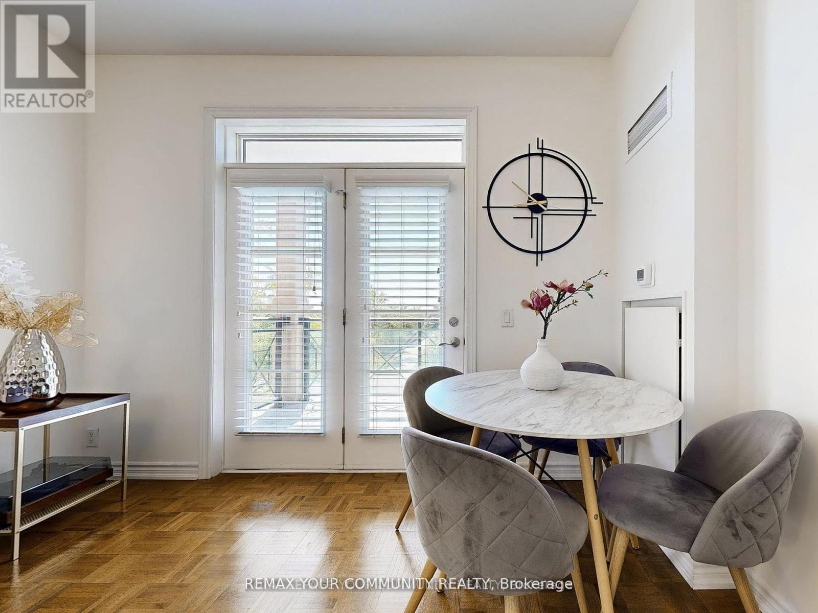 220 - 9519 Keele Street Property Photo 15