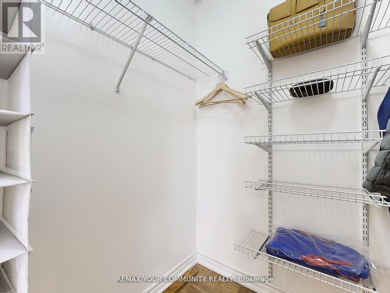 220 - 9519 Keele Street Property Photo 18