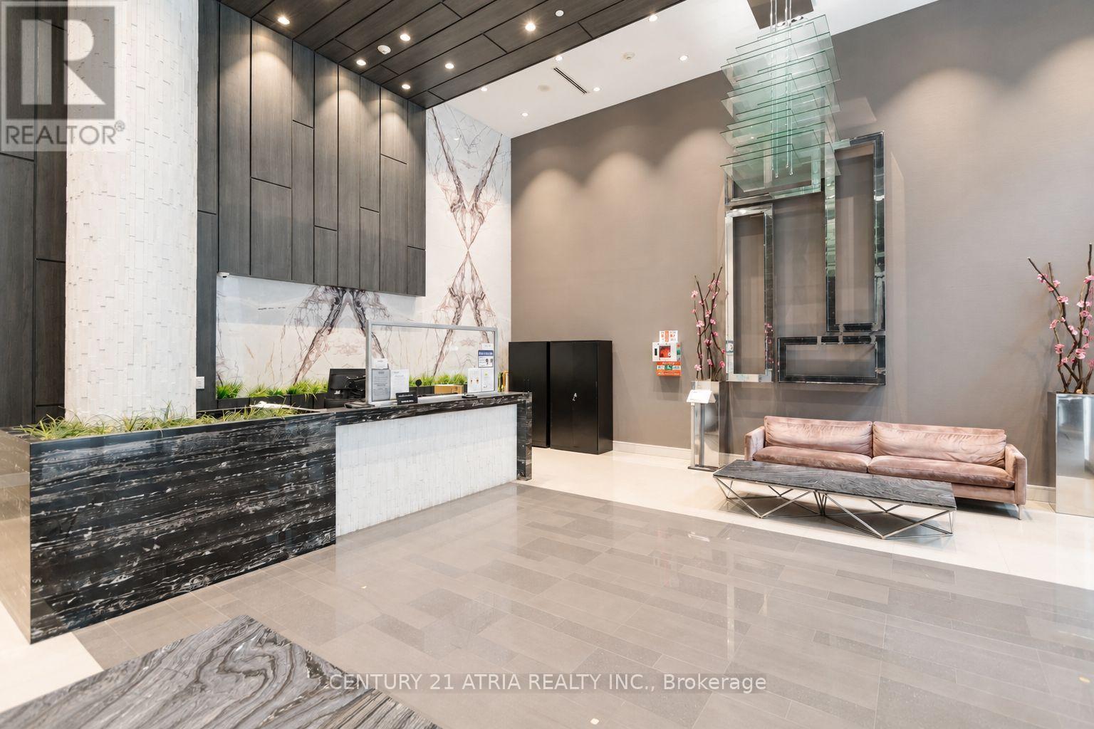 507 - 9201 Yonge Street Property Photo 2