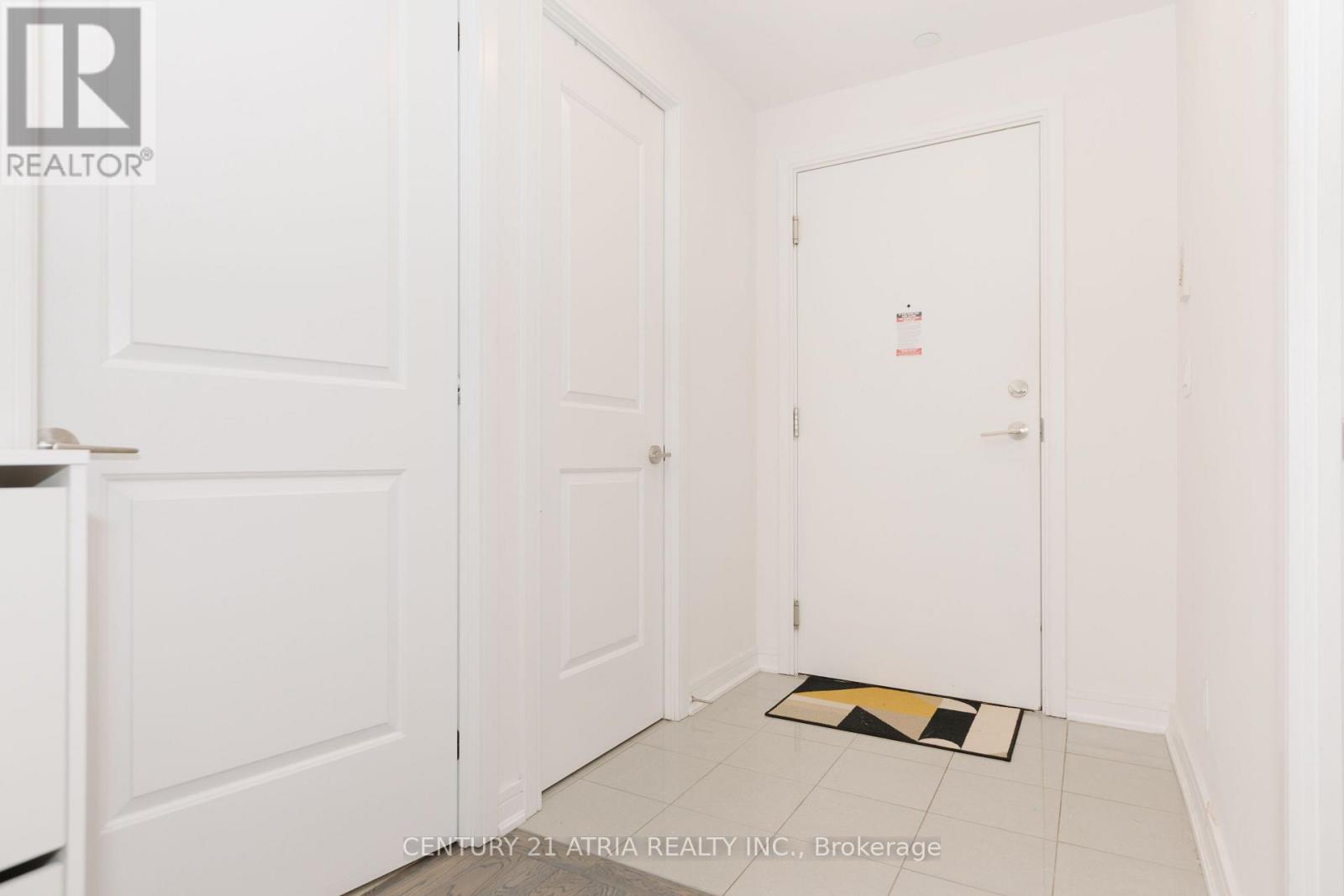 507 - 9201 Yonge Street Property Photo 9