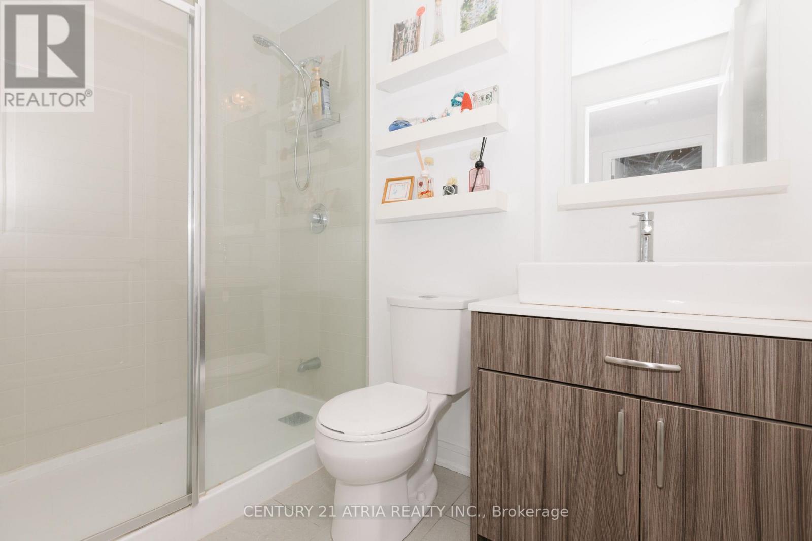 507 - 9201 Yonge Street Property Photo 11