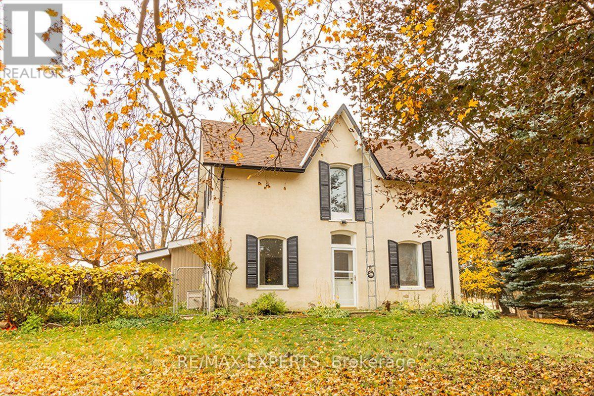 5329 15th Line Property Photo 8